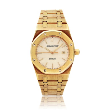 View full screen - View 1 of Lot 44. Reference 15000BA Royal Oak, A yellow gold wristwatch with date and bracelet, Circa 1998.