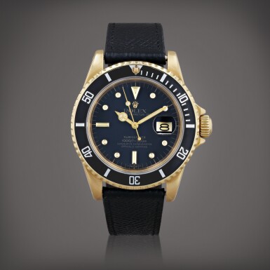 View full screen - View 1 of Lot 421. Submariner, reference 16808 Montre bracelet chronographe en or jaune avec cadran 'nipple' | Yellow gold chronograph wristwatch with bracelet and 'nipple' dial Vers 1981 | Circa 1981.