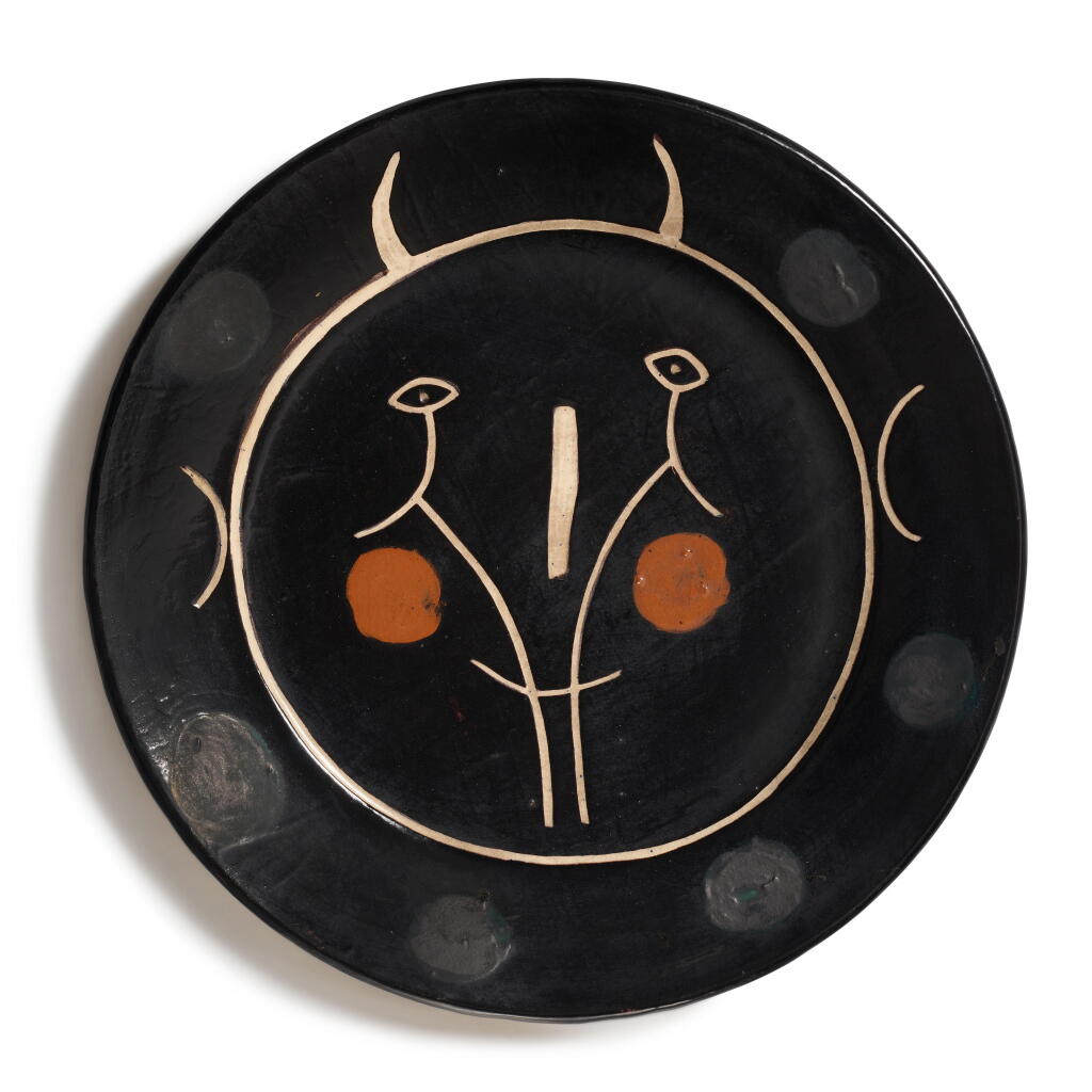 View full screen - View 1 of Lot 6. Service visage noir: large plate (A. R. 35).