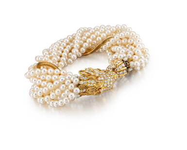 View full screen - View 1 of Lot 8030. Van Cleef & Arpels | 'Barquerolles Lion' Cultured-Pearl, Emerald and Diamond Bracelet | 梵克雅寶 | 'Barquerolles Lion' 養殖珍珠,祖母綠 配 鑽石 手鏈,1969年.