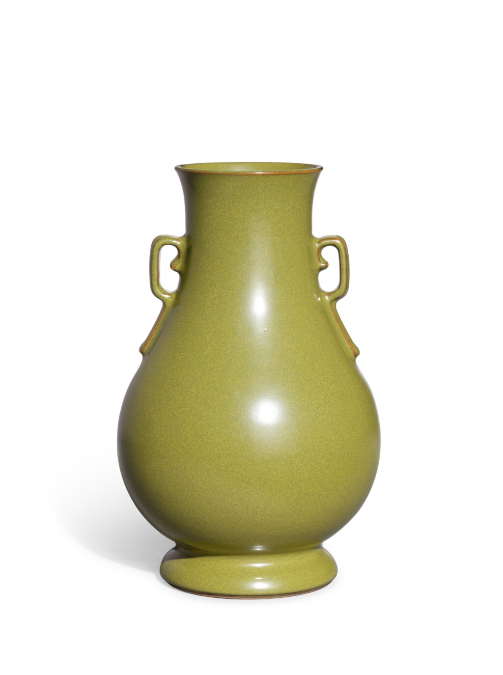 View full screen - View 1 of Lot 5092. A fine and rare teadust-glazed handled vase, Seal mark and period of Qianlong | 清乾隆 茶葉末釉綬帶耳壺 《大清乾隆年製》款.