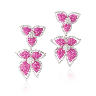 View full screen - View 1 of Lot 638. Pair of Ruby and Diamond Pendent Earrings | 紅寶石 配 鑽石 耳墜一對.