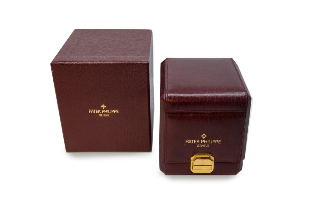 View full screen - View 1 of Lot 82. A watch winding box.