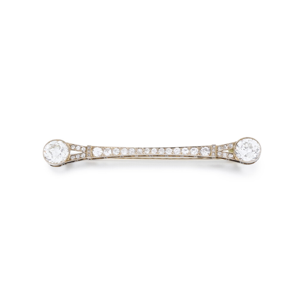 View full screen - View 1 of Lot 47. Broche diamants | Diamond brooch.