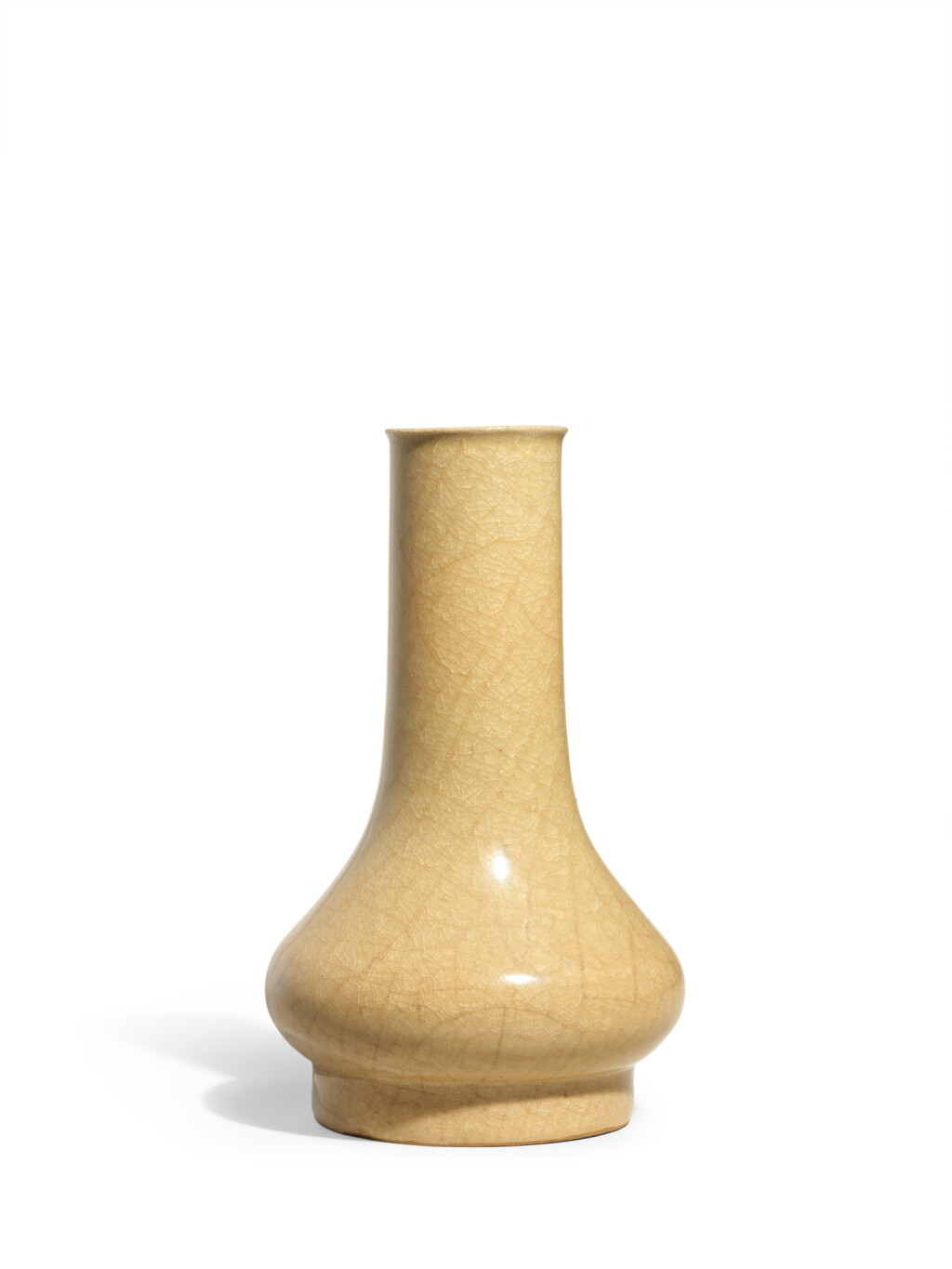 View full screen - View 1 of Lot 5027. An extremely rare 'beishoku' guan vase, Southern Song dynasty | 南宋 官窰米黃釉直頸瓶.