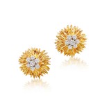 Pair of Diamond Ear Clips | 梵克雅寶 | 鑽石耳夾一對
