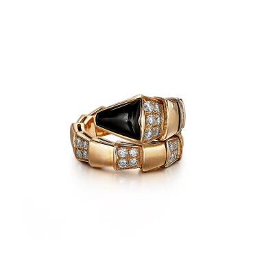 View full screen - View 1 of Lot 2815. 'Serpenti Viper' Onyx and Diamond Ring | 寶格麗 | 'Serpenti Viper' 縞瑪瑙 配 鑽石 戒指.