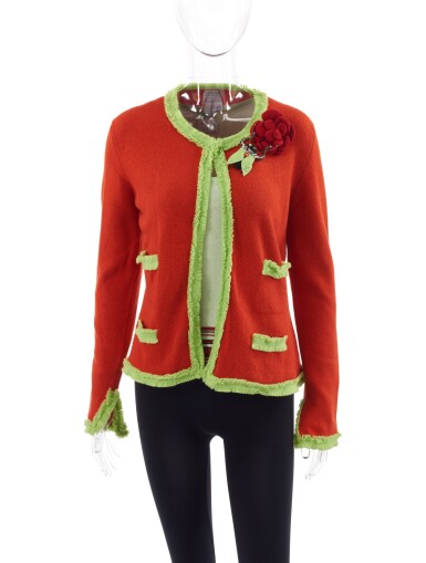 View full screen - View 1 of Lot 134. CHANEL | CACHEMIRE TWIN-SET AND TWO BROOCHES .
