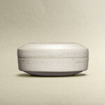 A white-glazed box and cover, Northern Song dynasty | 北宋 白釉蓋盒