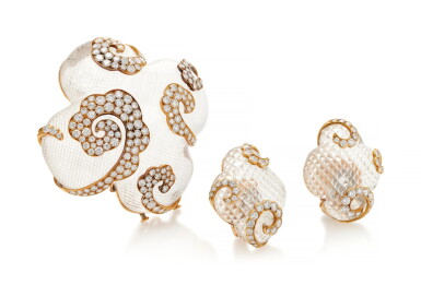 View full screen - View 1 of Lot 105. M. GERARD | ROCK CRYSTAL AND DIAMOND DEMI-PARURE (DEMI-PARURE IN CRISTALLO DI ROCCA E DIAMANTI).