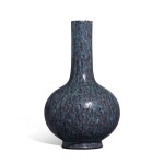A robin's egg-glazed bottle vase, Seal mark and period of Qianlong | 清乾隆 爐鈞釉長頸瓶 《大清乾隆年製》款