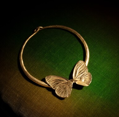 View full screen - View 1 of Lot 20. Collier Papillon, grand modèle.