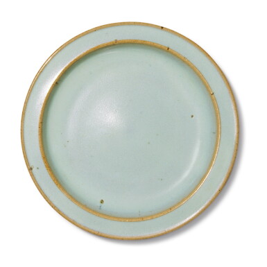 View full screen - View 1 of Lot 780. A 'Jun' blue-glazed dish, Northern Song / Jin dynasty | 北宋 / 金 鈞窰天藍釉盤.