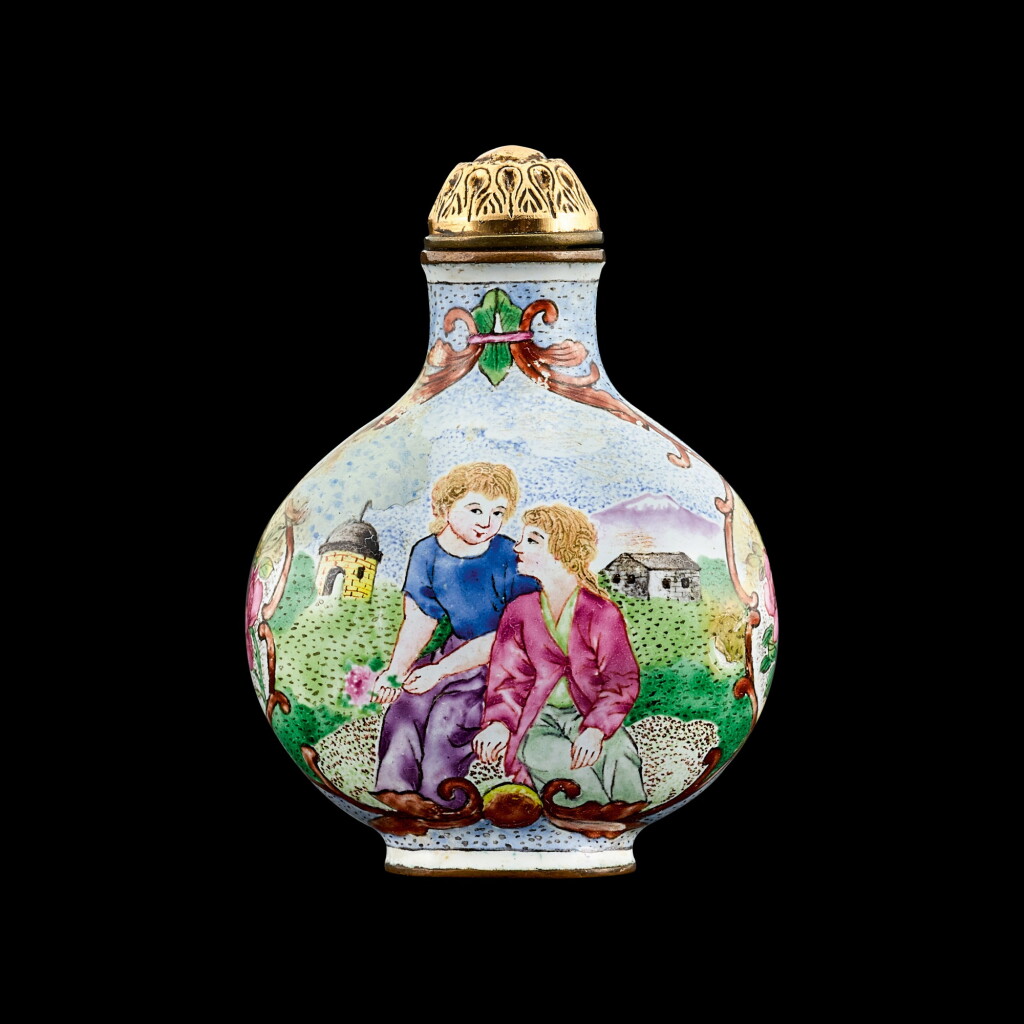 View full screen - View 1 of Lot 1012. A Canton enamel ‘European subject’ snuff bottle Mark and period of Qianlong | 清乾隆 銅胎廣東畫琺瑯西洋人物圖鼻煙壺 《乾隆年製》款.