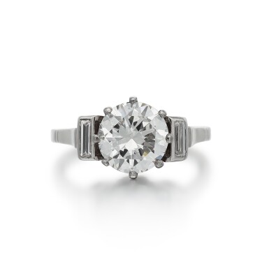 View full screen - View 1 of Lot 313. Diamond ring.