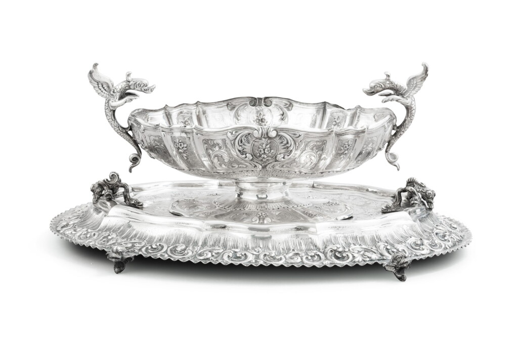 View full screen - View 1 of Lot 10. An Italian silver centretable and stand, Mario Buccellati, Milan, 1935-1949 | Centre de table et son présentoir en argent par Mario Buccellati, Milan, 1935-1949.