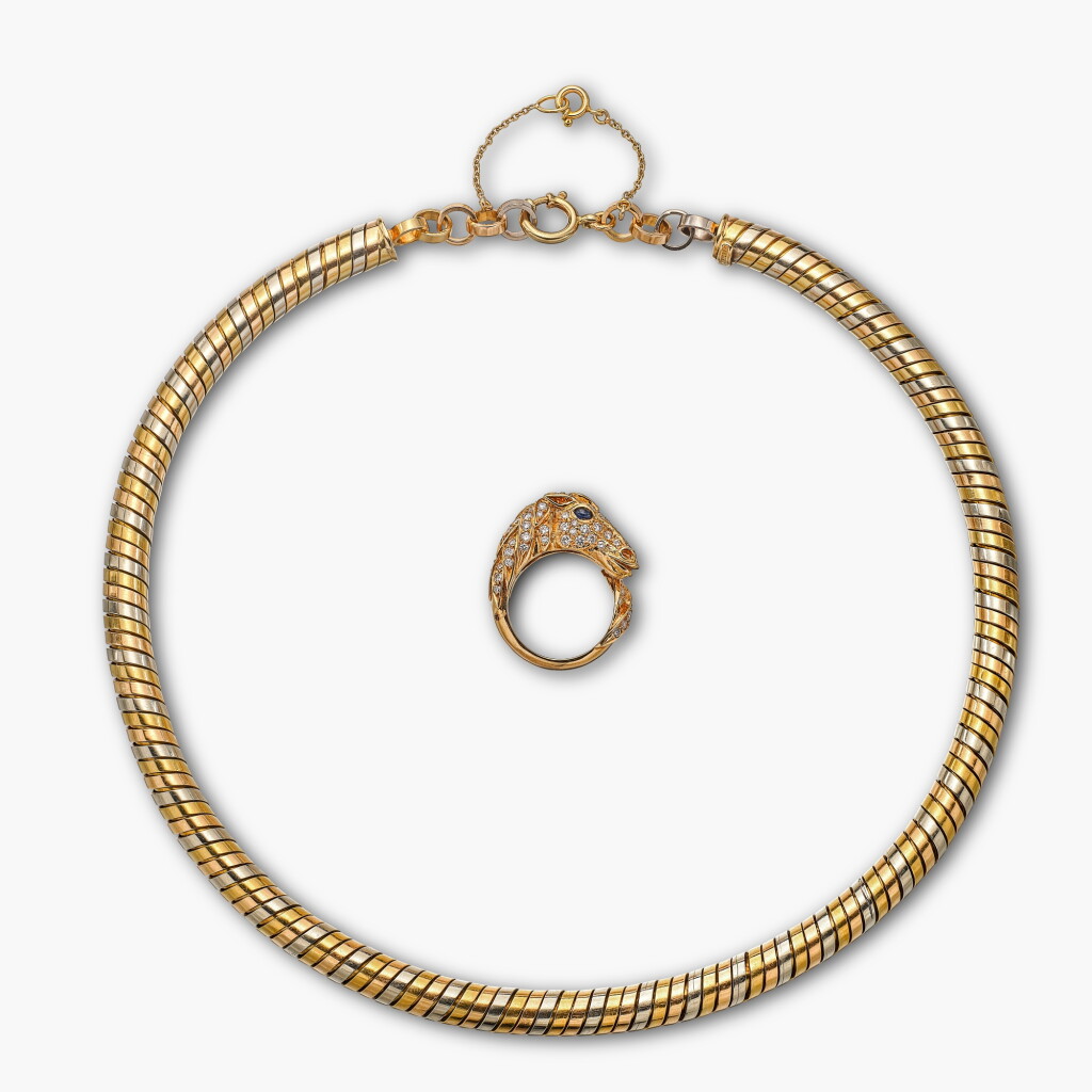 View full screen - View 1 of Lot 1404. Gold Necklace and Coloured Stone and Diamond Ring | 寶格麗 及 伯爵 | K金 項鏈 及 寶石 配 鑽石 戒指.