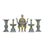Rare garniture de cinq pièces en émaux cloisonnés, Chine, dynastie Qing, XVIIIe siècle