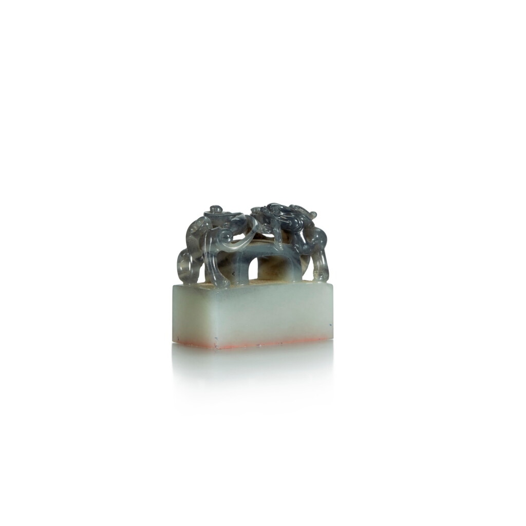 View full screen - View 1 of Lot 89. A grey jade 'chilong' seal, Qing dynasty, 18th / 19th century .