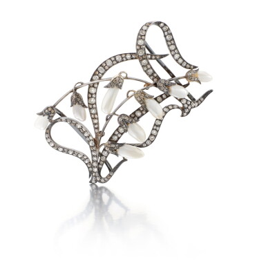 View full screen - View 1 of Lot 14. FRESH WATER PEARL AND DIAMOND HAIR ORNAMENT/BUCKLE (ORNAMENTO PER CAPELLI/FIBBIA CON PERLE DI ACQUA DOLCE E DIAMANTI), 1900.