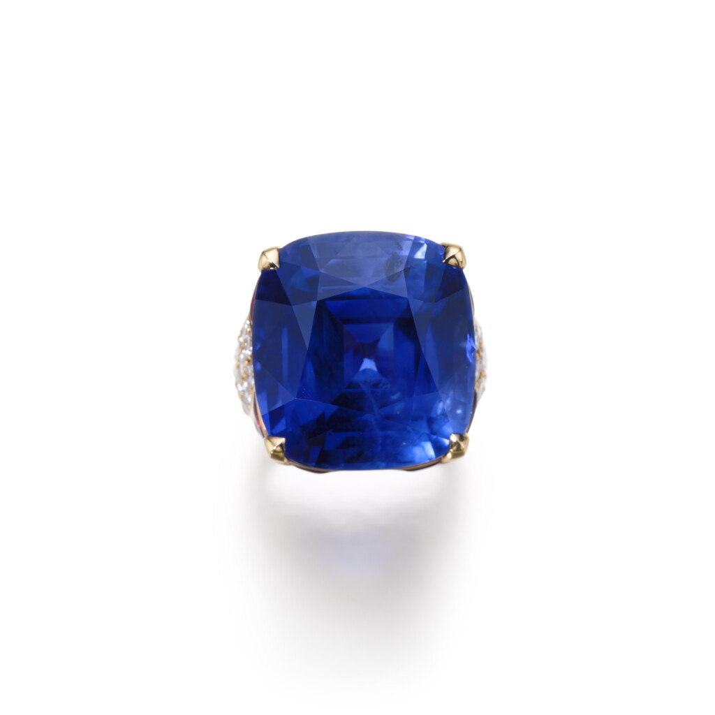 View full screen - View 1 of Lot 209. Attractive sapphire, ruby and diamond ring | 寶格麗 | 藍寶石配紅寶石及鑽石戒指.