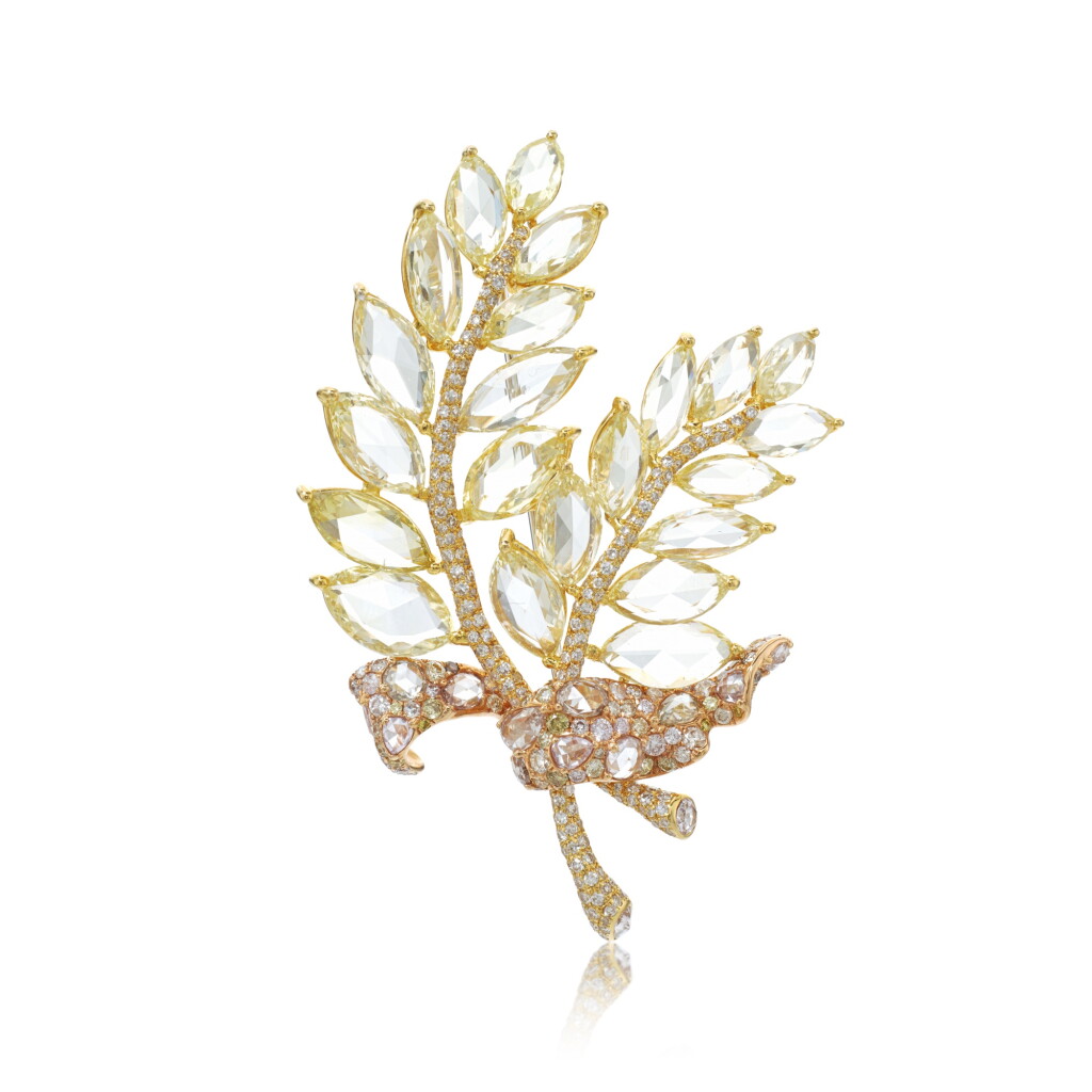 View full screen - View 1 of Lot 815. Diamond brooch.