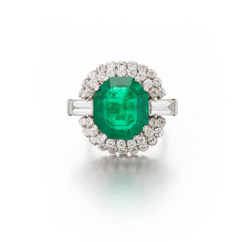 View full screen - View 1 of Lot 248. Emerald and diamond ring (Anello con smeraldo e diamanti).