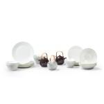 Partie de service de table en porcelaine, made in Japan by Nikko, modèle créé en 2015