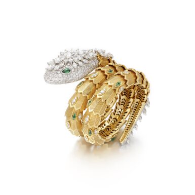 View full screen - View 1 of Lot 622. Gold, emerald and diamond bracelet, 'Serpenti' | 寶格麗 'Serpenti' 黃金、祖母綠及鑽石手鏈.
