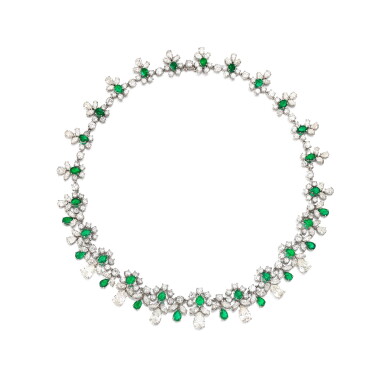 View full screen - View 1 of Lot 154. Collier émeraudes et diamants | Emerald and diamond necklace .