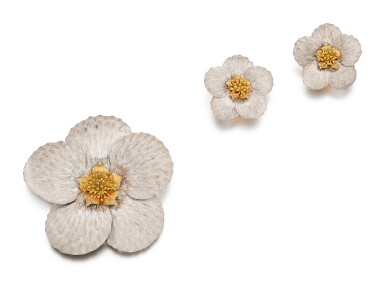 View full screen - View 1 of Lot 1188. BUCCELLATI | GOLD DEMI-PARURE | 布契拉提 | 18K金 別針及耳環套裝.