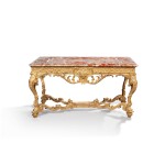Table de milieu en bois sculpté et redoré d’époque Régence, vers 1720, probablement d'après un dessin de Jean-Bernard Turreau, dit Toro