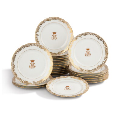 View full screen - View 1 of Lot 1115. A set of twenty-five Paris porcelain (Lévy frères) dessert plates, circa 1900 | Suite de vingt-cinq assiettes à dessert en porcelaine, Lévy frères, Paris vers 1900.