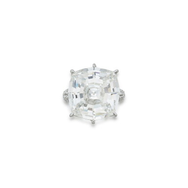 View full screen - View 1 of Lot 101. Diamond Ring.