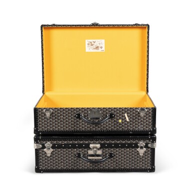 View full screen - View 1 of Lot 1021. Goyard, Paris, two trunks, "Palace 55" model | Goyard, Paris, deux malles, modèle "Palace 55".