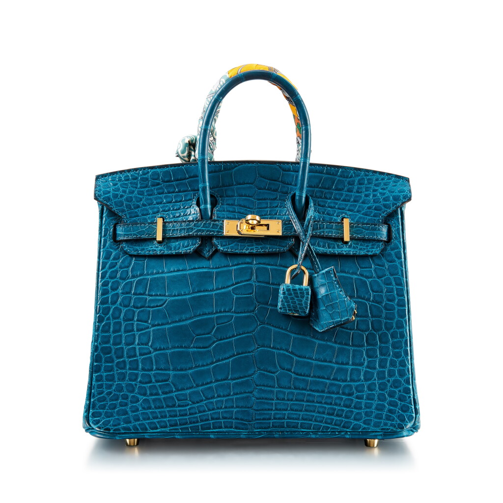 View full screen - View 1 of Lot 8342. Colvert Matte Alligator Birkin 25 Gold Hardware, 2015 | 愛馬仕鴨綠色啞光短吻鱷皮25公分柏金包,配鍍金金屬件,2015年.