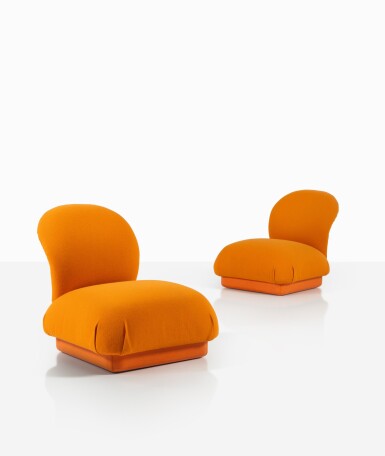 View full screen - View 1 of Lot 87. Paire de Chauffeuses Multimo, modéle F281/1.