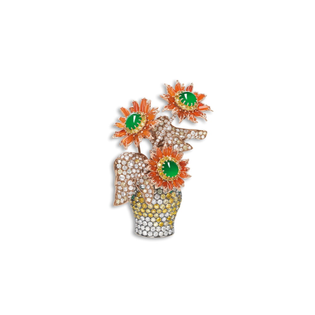 View full screen - View 1 of Lot 1637. JADEITE, EMERALD AND DIAMOND BROOCH 天然翡翠 配 祖母綠 及 鑽石 別針.