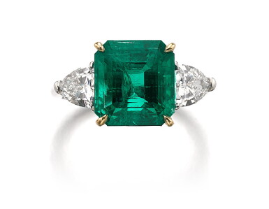 View full screen - View 1 of Lot 112. Emerald and diamond ring | 祖母綠配鑽石戒指.