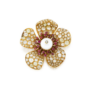 View full screen - View 1 of Lot 234. Broche perle de culture, rubis et diamants | Cultured pearl, ruby and diamond brooch.