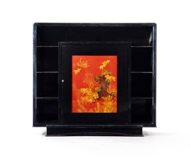 View full screen - View 1 of Lot 3. Truong Van Thanh studio (20th century), A large black lacquer bookcase | Truong Van Thanh 工作室(二十世紀)漆木金魚紋書櫃.