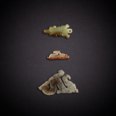 View full screen - View 1 of Lot 7880. Three jade 'animal' pendants, Shang - Eastern Zhou dynasty, Warring States period | 商至東周戰國 玉肖生珮三件.