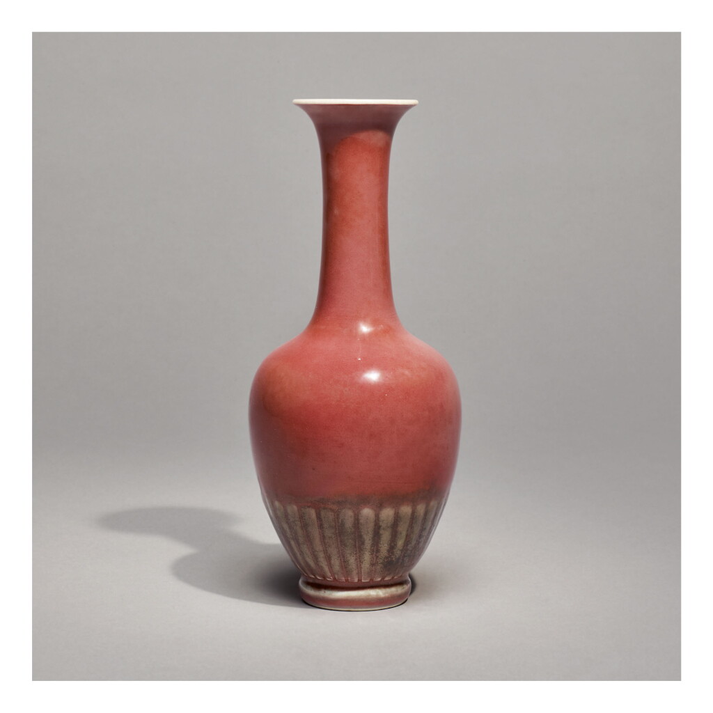 View full screen - View 1 of Lot 116. A RARE PEACHBLOOM-GLAZED 'CHRYSANTHEMUM' VASE, KANGXI MARK AND PERIOD.