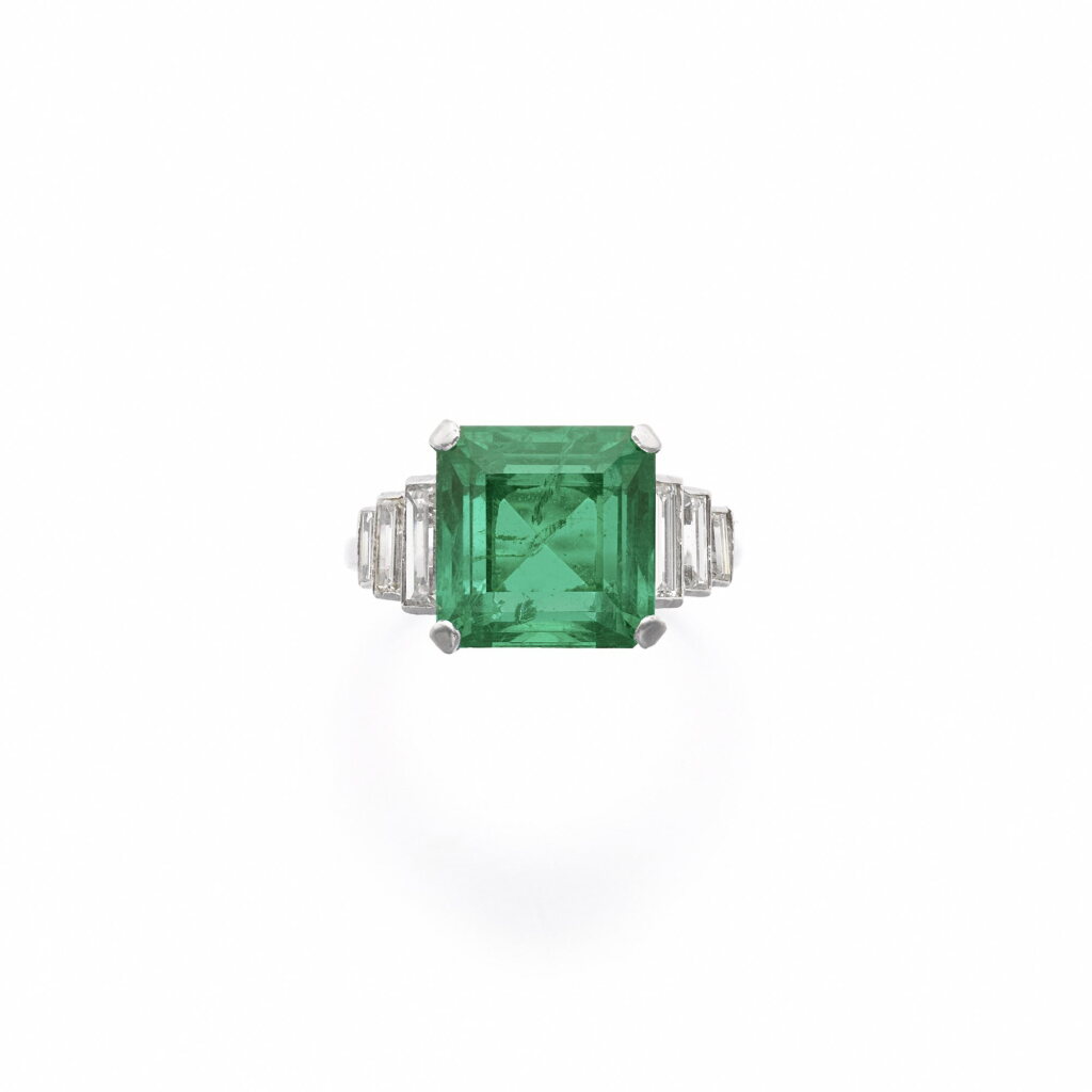 View full screen - View 1 of Lot 617. Emerald and diamond ring | 祖母綠及鑽石戒指.
