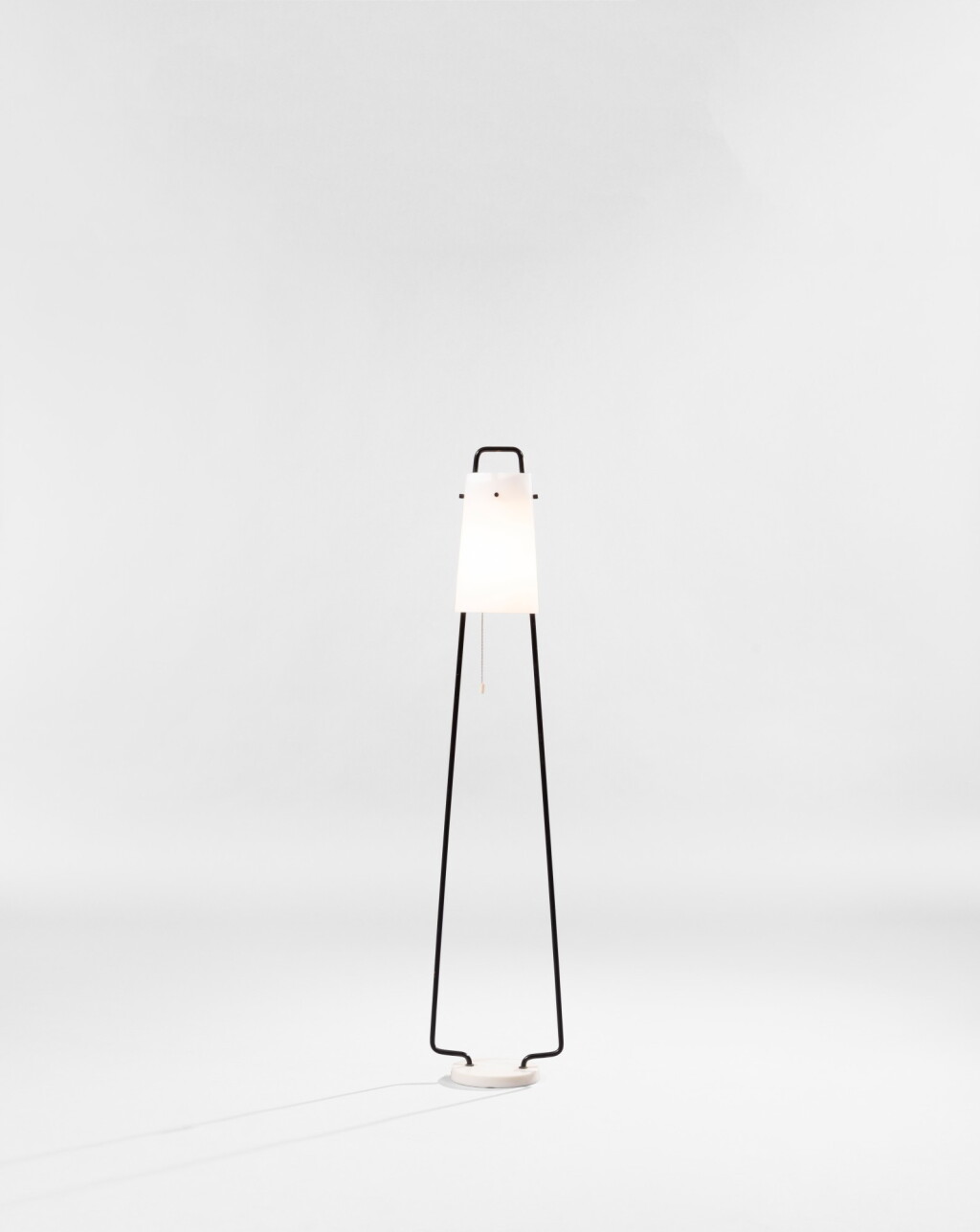 View full screen - View 1 of Lot 75. Lampadaire, modèle n°1068.