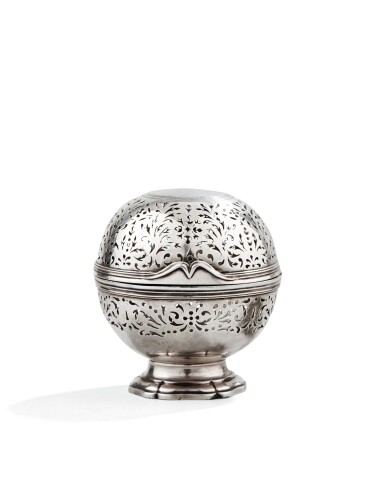 View full screen - View 1 of Lot 184. A SILVER SPONGE BOX, BY HENRY ALLAIN, PARIS, CIRCA 1747 | BOÎTE À ÉPONGE EN ARGENT, PAR HENRY ALLAIN, PARIS, VERS 1747.