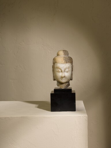 View full screen - View 1 of Lot 213. A small white marble head of a Buddha, Northern Wei dynasty or later | 北魏或以後 大理石佛首像.
