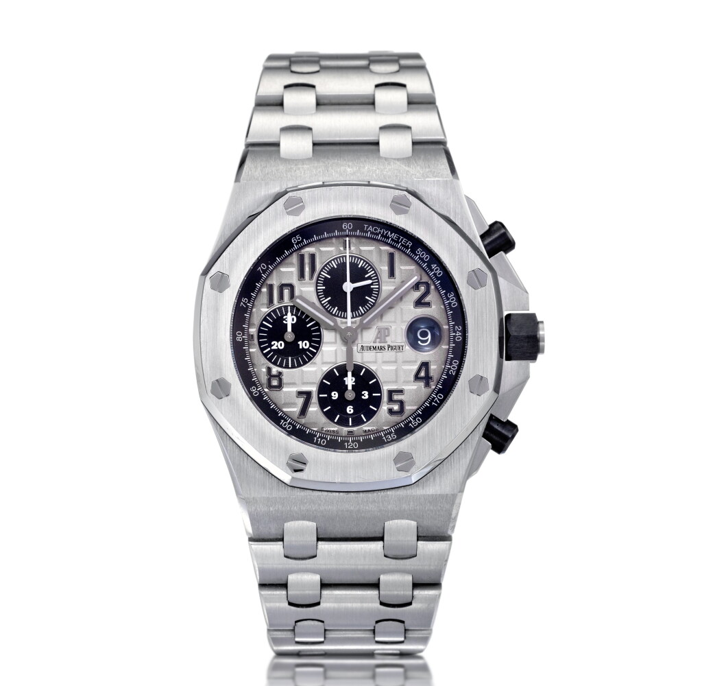 View full screen - View 1 of Lot 21. Reference 26470PT.OO.1000PT.01 Royal Oak Offshore, A limited edition platinum automatic chronograph wristwatch with date and bracelet, Circa 2017 愛彼 26470PT.OO.1000PT.01型號 Royal Oak Offshore 限量版鉑金自動上鏈計時鍊帶腕錶被日期顯示,約2017年製.