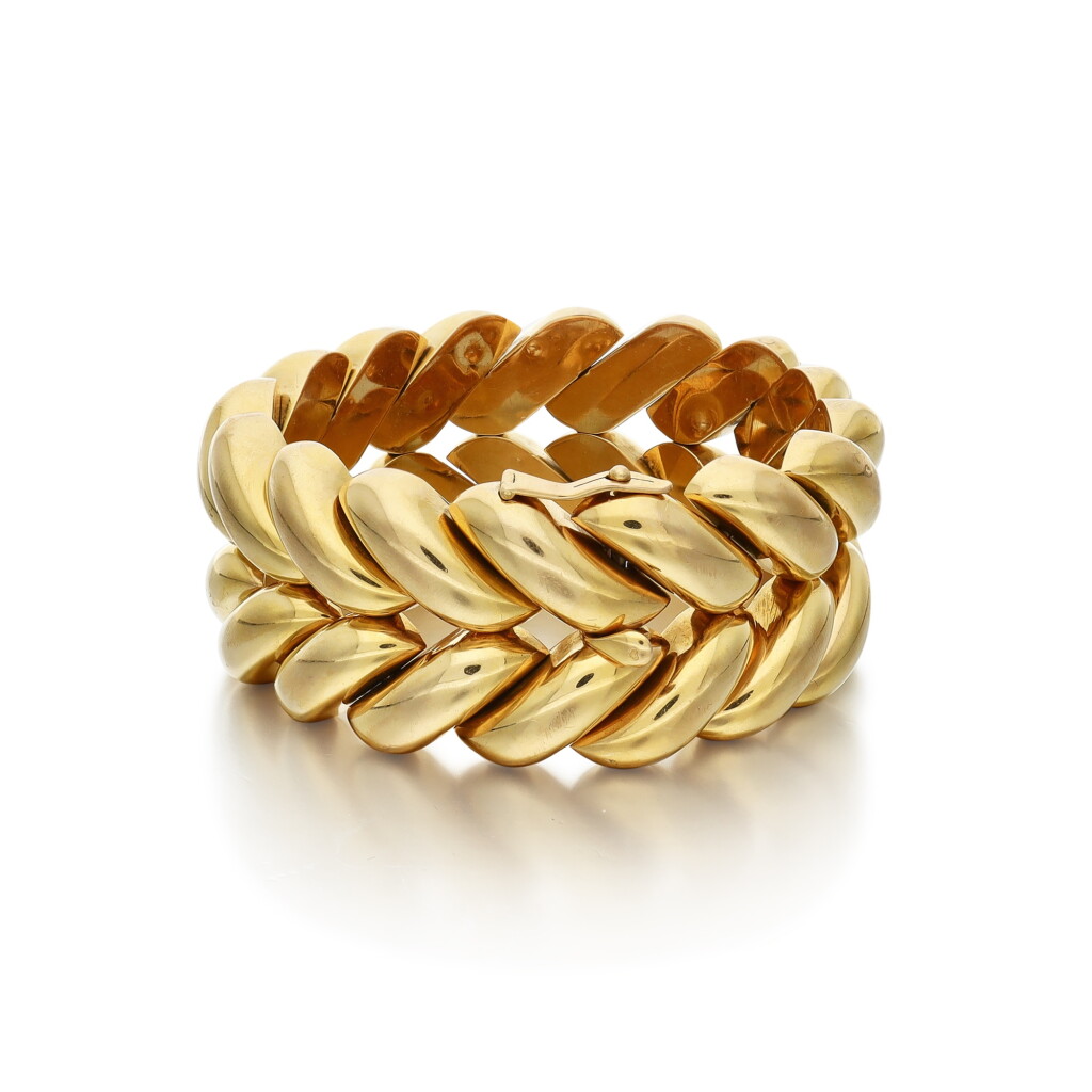 View full screen - View 1 of Lot 159. A bracelet .
