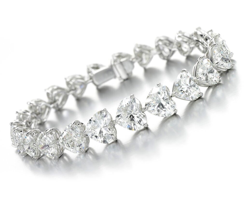 View full screen - View 1 of Lot 49. GRAFF | DIAMOND BRACELET.